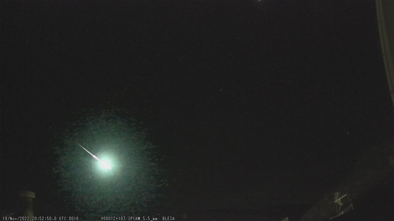 Bólido espacial cruza el cielo sobre Blesa (Teruel)
